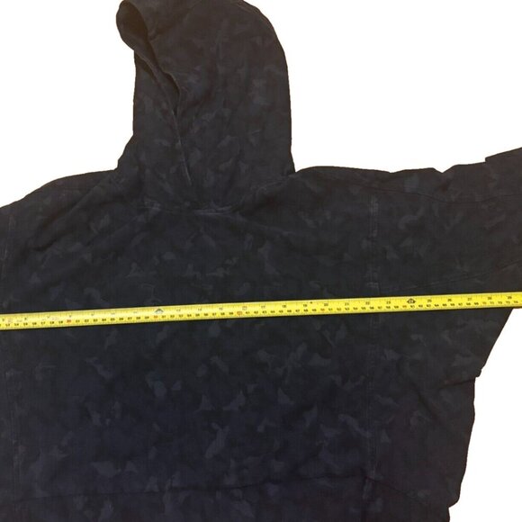 ATHLETA Navy Blue Camo Farallon Cropped Camo Hoodie Sweatshirt Top Womens Size M - Picture 6 of 6